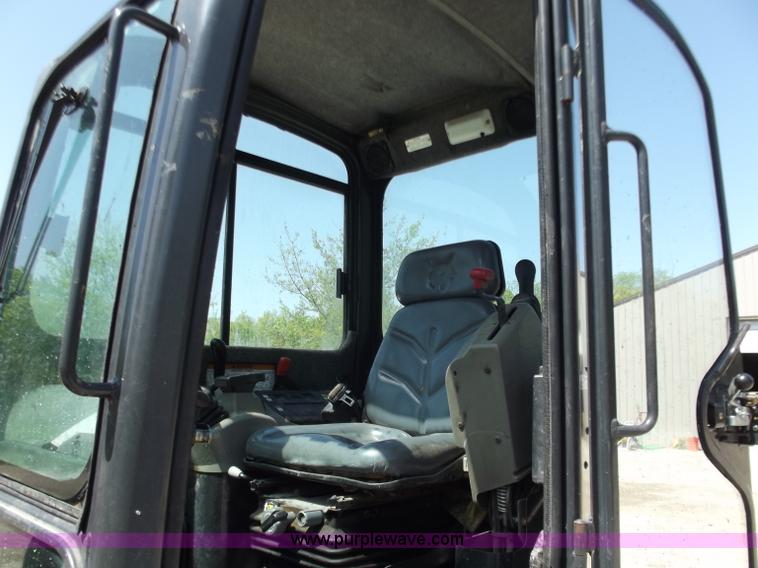 image for item B9205 2005 Bobcat 435 FastTrack mini excavator