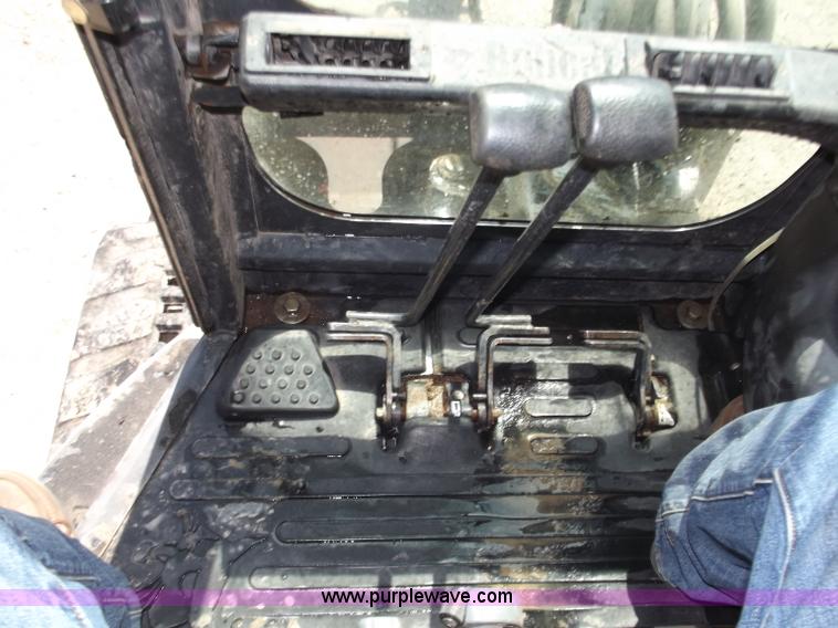 image for item B9205 2005 Bobcat 435 FastTrack mini excavator