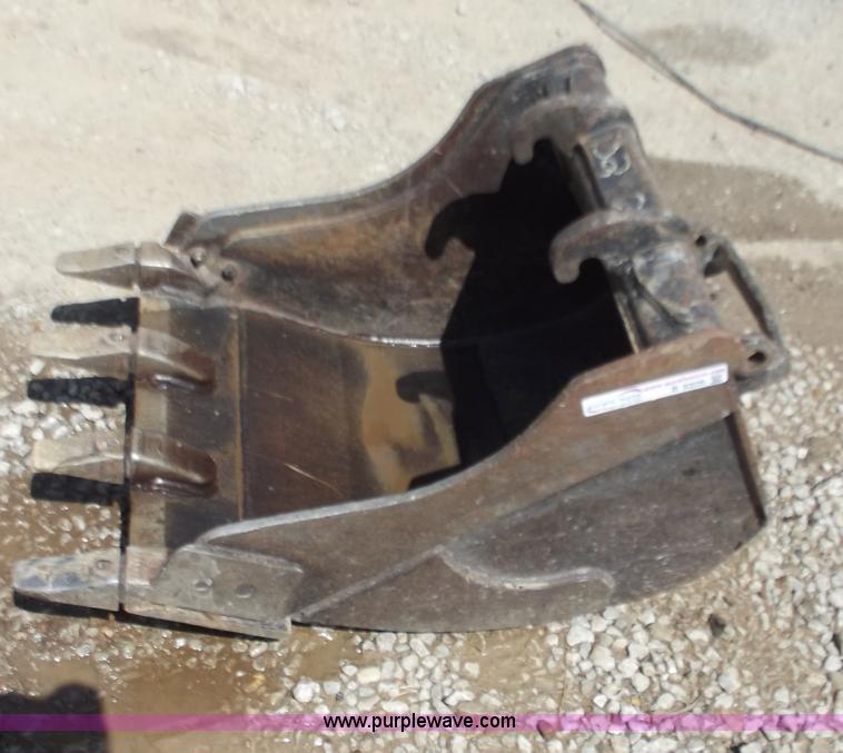 image for item B9206 Bobcat 24" bucket