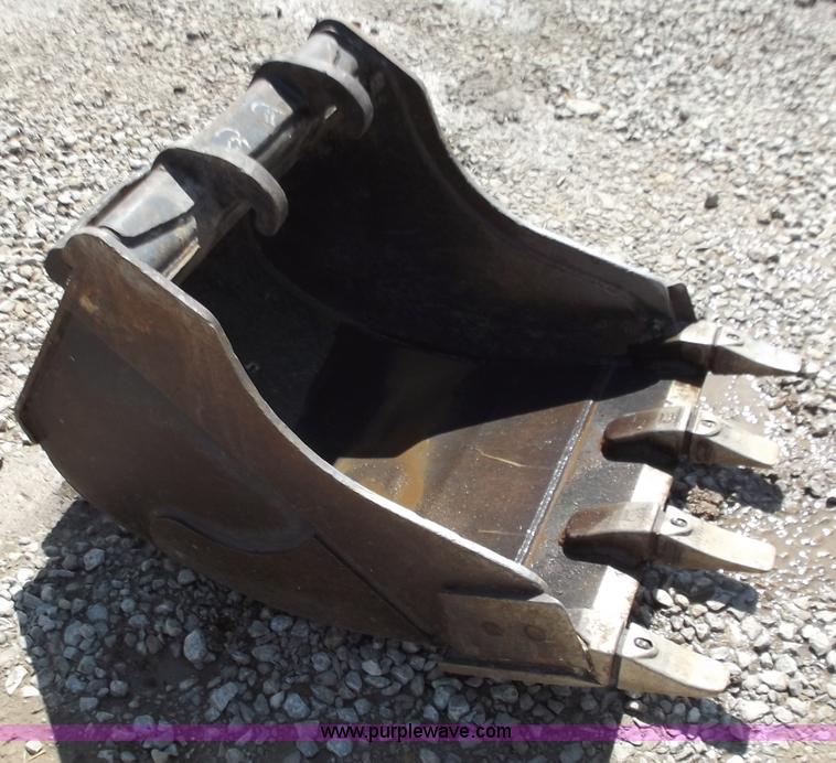 image for item B9206 Bobcat 24" bucket