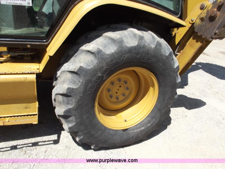 image for item C2000 2005 Caterpillar 420D backhoe