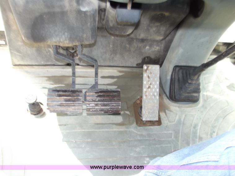 image for item C2000 2005 Caterpillar 420D backhoe