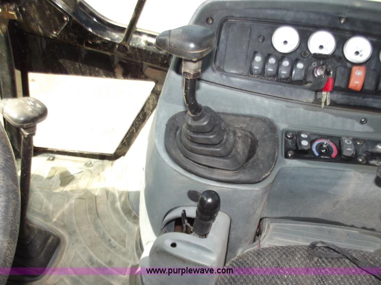 image for item C2000 2005 Caterpillar 420D backhoe