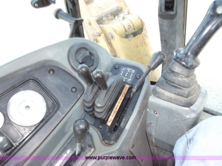 image for item C2000 2005 Caterpillar 420D backhoe