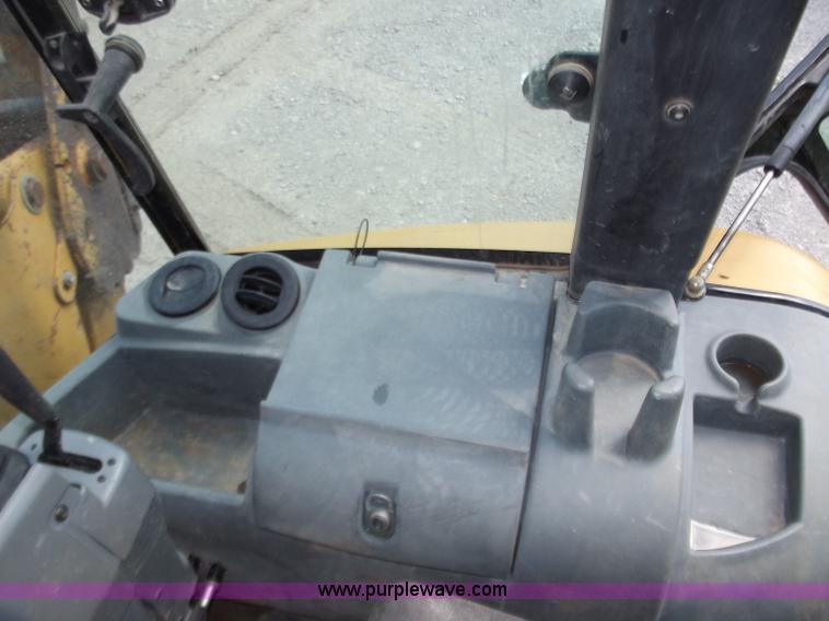image for item C2000 2005 Caterpillar 420D backhoe