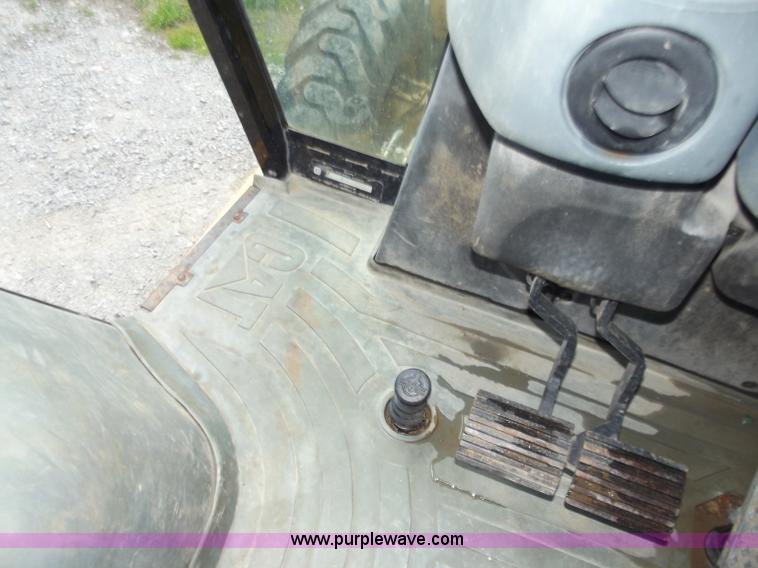 image for item C2000 2005 Caterpillar 420D backhoe