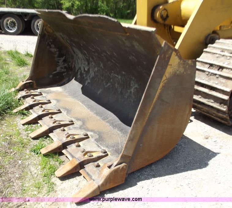 image for item C2001 2004 Caterpillar 963C track loader