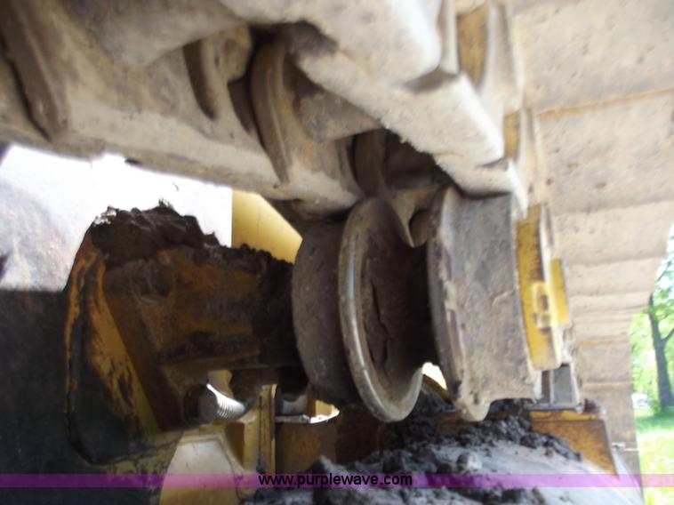 image for item C2001 2004 Caterpillar 963C track loader