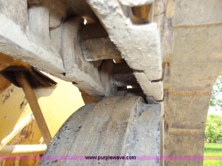 image for item C2001 2004 Caterpillar 963C track loader