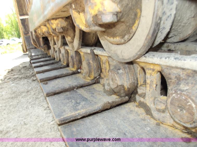 image for item C2001 2004 Caterpillar 963C track loader