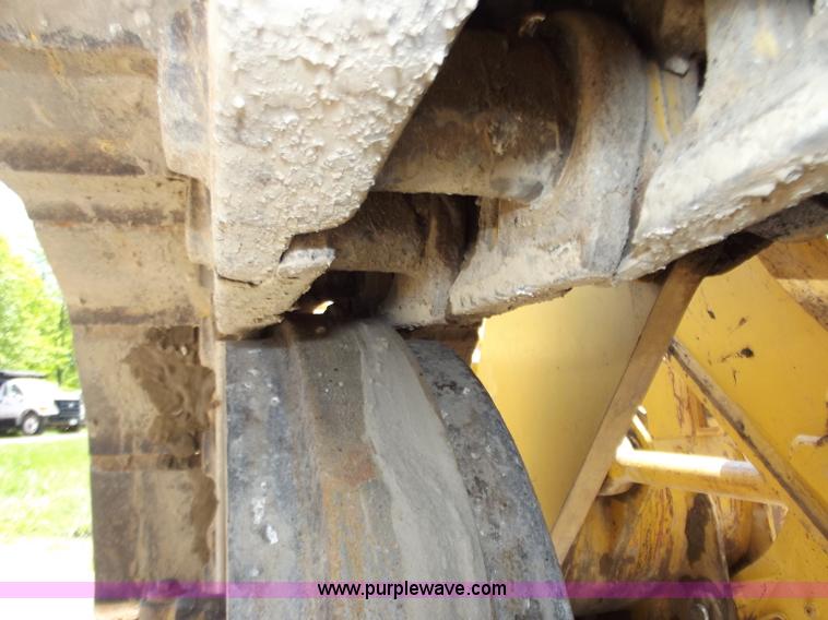 image for item C2001 2004 Caterpillar 963C track loader