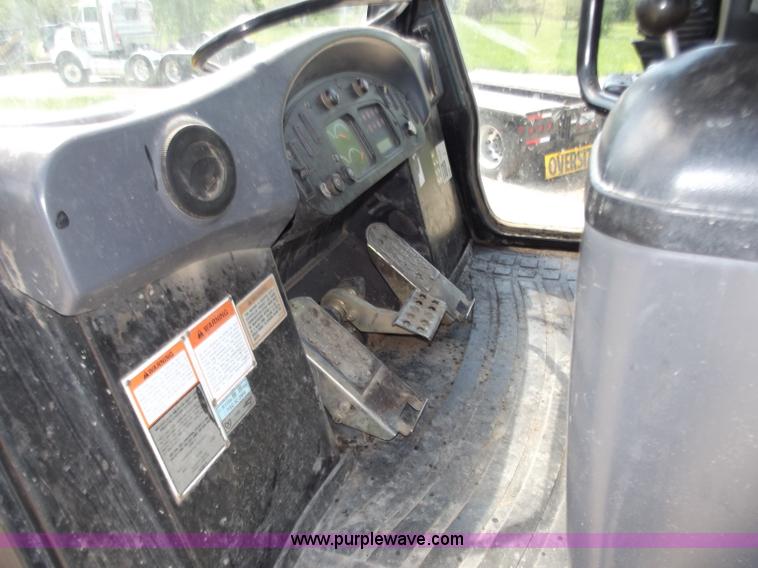 image for item C2001 2004 Caterpillar 963C track loader