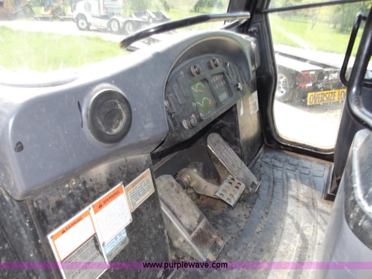 image for item C2001 2004 Caterpillar 963C track loader