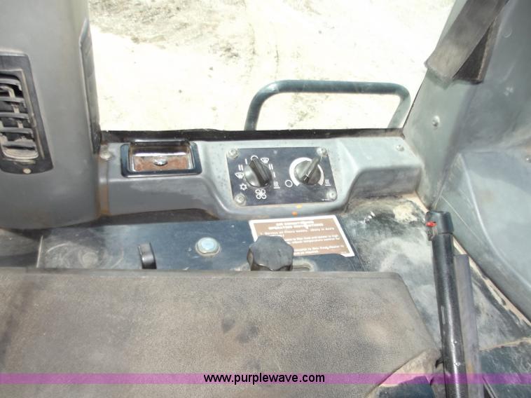 image for item C2001 2004 Caterpillar 963C track loader