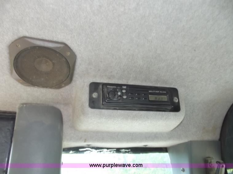 image for item C2001 2004 Caterpillar 963C track loader