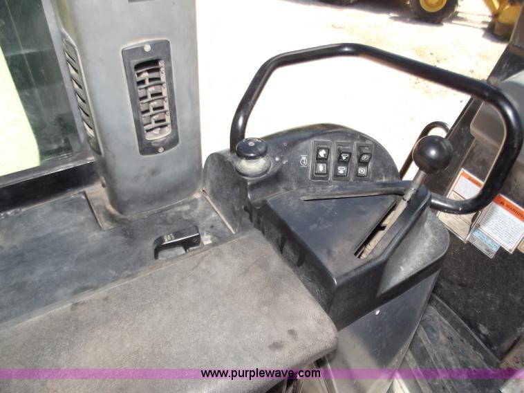 image for item C2001 2004 Caterpillar 963C track loader