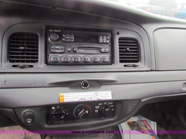 image for item A2587 2006 Ford Crown Victoria Police Interceptor