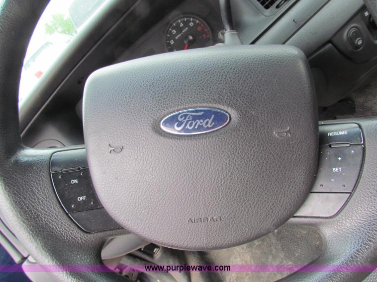 image for item A2587 2006 Ford Crown Victoria Police Interceptor