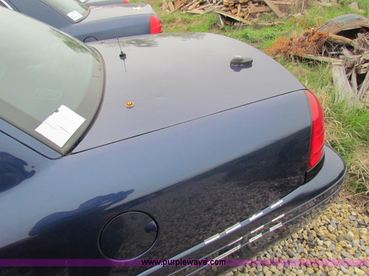 image for item A2587 2006 Ford Crown Victoria Police Interceptor