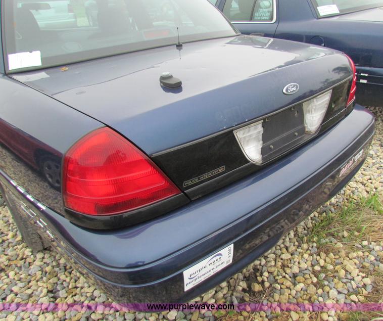 image for item A2587 2006 Ford Crown Victoria Police Interceptor
