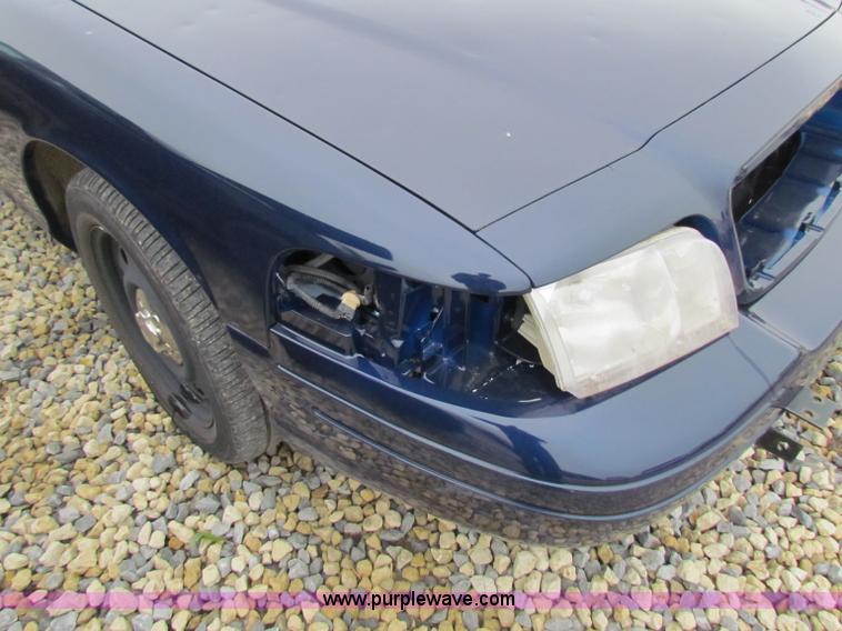 image for item A2587 2006 Ford Crown Victoria Police Interceptor