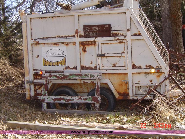 image for item B1204 Gladco CL1100 trash compactor