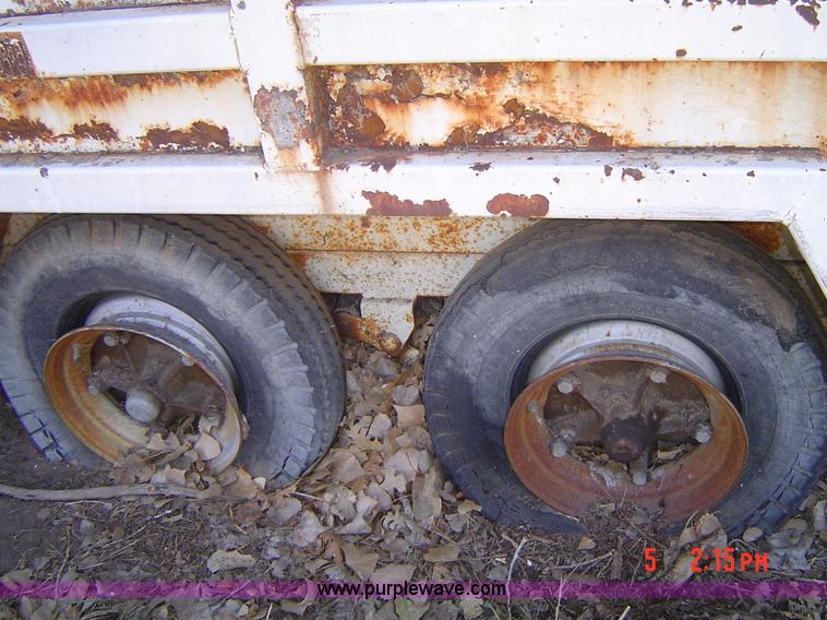 image for item B1204 Gladco CL1100 trash compactor