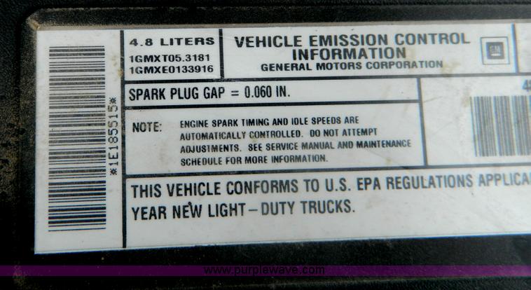 image for item B3614 2001 Chevrolet Silverado 1500 pickup truck