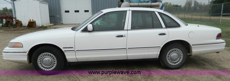 image for item B3616 1994 Ford Crown Victoria Police Interceptor