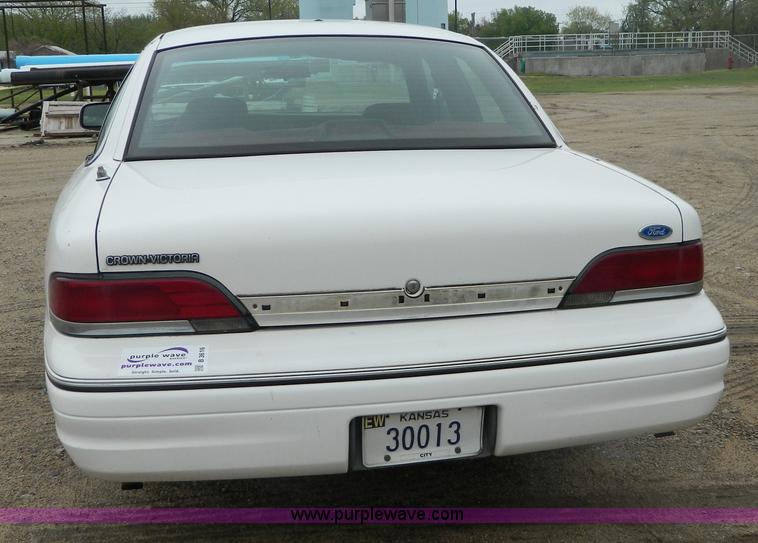 image for item B3616 1994 Ford Crown Victoria Police Interceptor