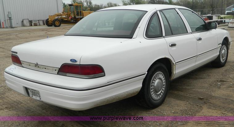 image for item B3616 1994 Ford Crown Victoria Police Interceptor