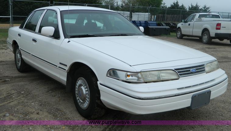 image for item B3616 1994 Ford Crown Victoria Police Interceptor