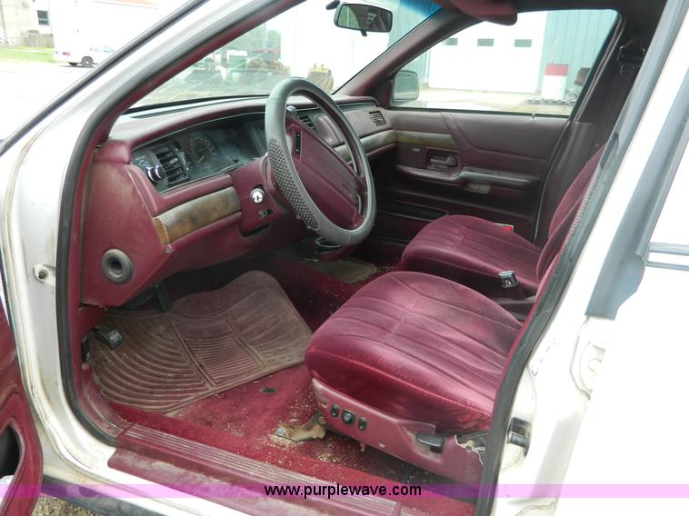 image for item B3616 1994 Ford Crown Victoria Police Interceptor