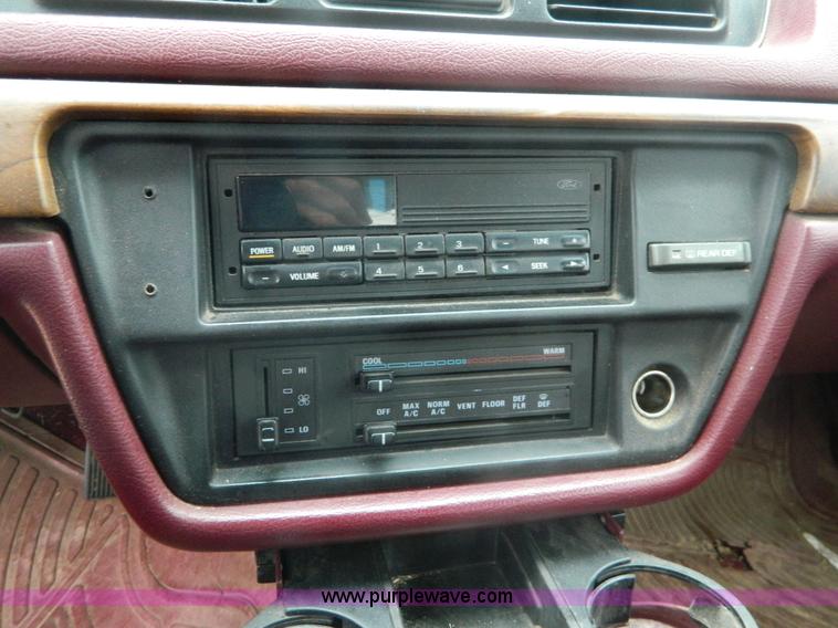 image for item B3616 1994 Ford Crown Victoria Police Interceptor