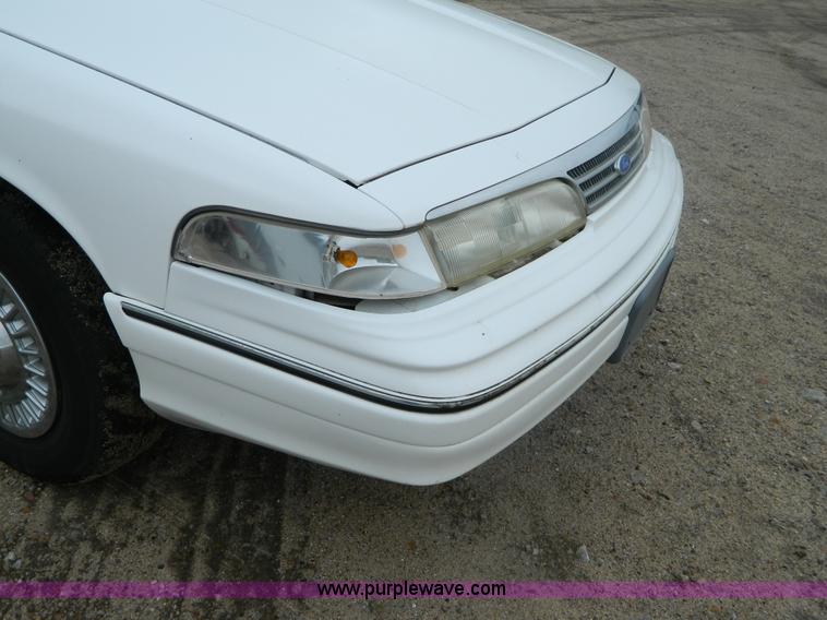 image for item B3616 1994 Ford Crown Victoria Police Interceptor