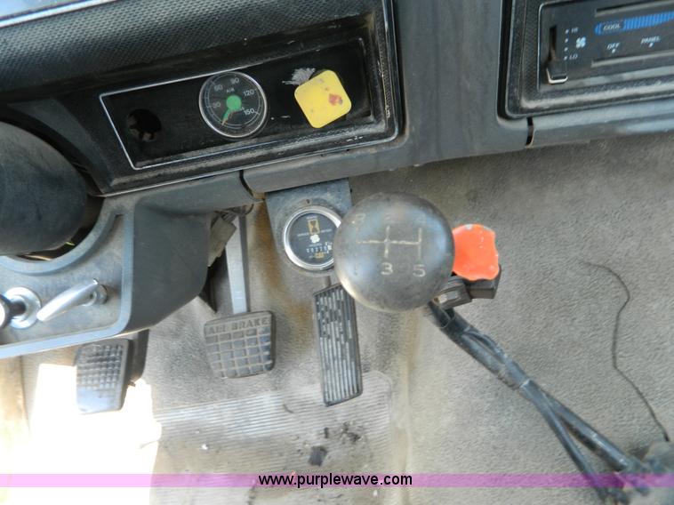 image for item B3635 1985 Ford F7000 bucket truck