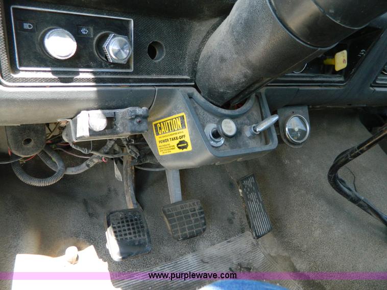 image for item B3635 1985 Ford F7000 bucket truck