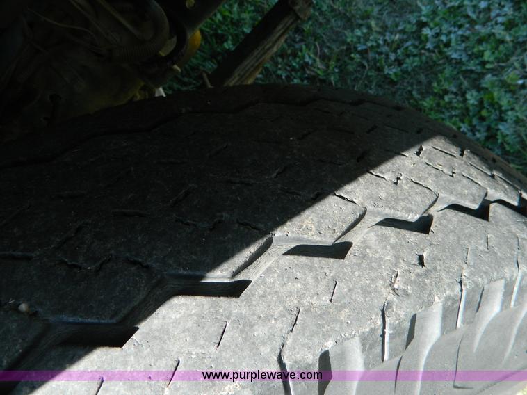 image for item B3635 1985 Ford F7000 bucket truck