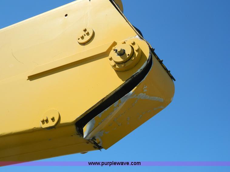image for item B3635 1985 Ford F7000 bucket truck