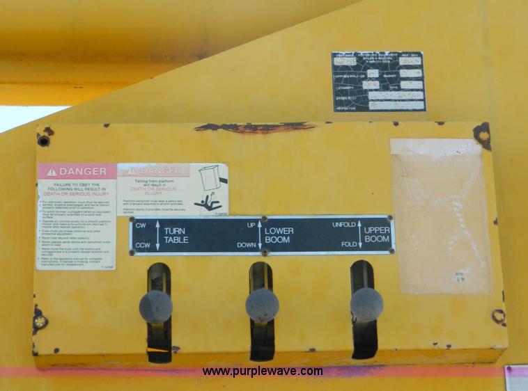 image for item B3635 1985 Ford F7000 bucket truck