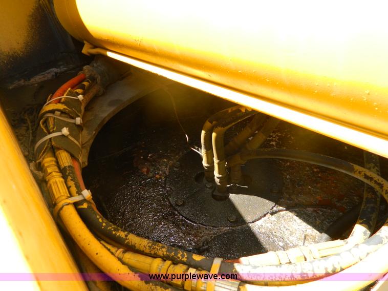 image for item B3635 1985 Ford F7000 bucket truck