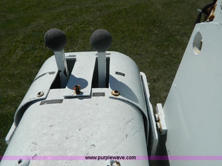 image for item B3635 1985 Ford F7000 bucket truck