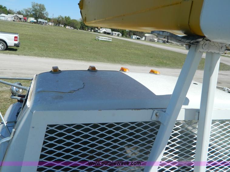 image for item B3635 1985 Ford F7000 bucket truck