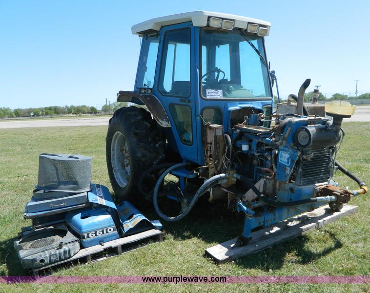 image for item B3647 Ford EA 414C tractor