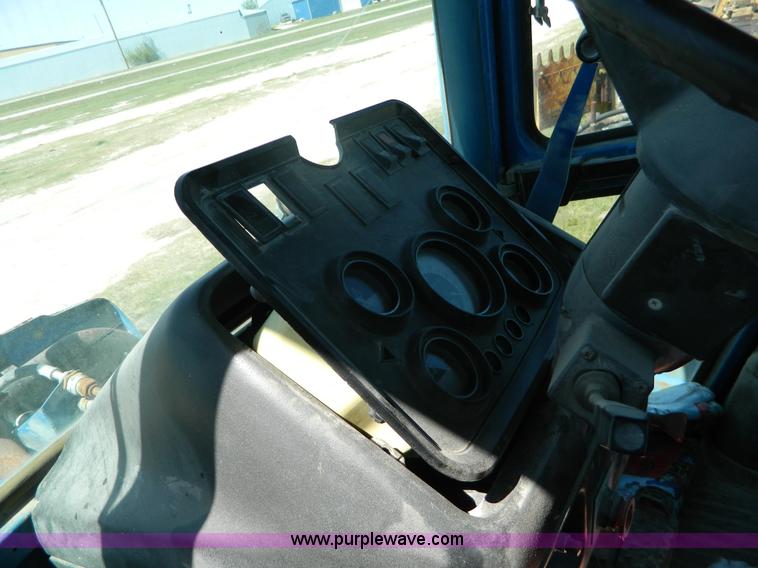 image for item B3647 Ford EA 414C tractor