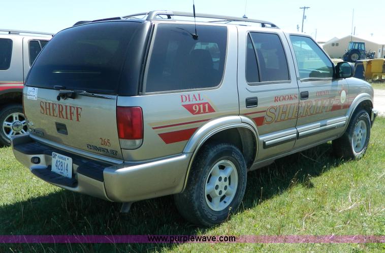 image for item B3648 2001 Chevrolet Blazer