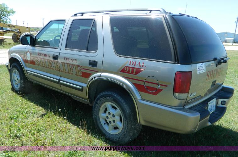 image for item B3648 2001 Chevrolet Blazer