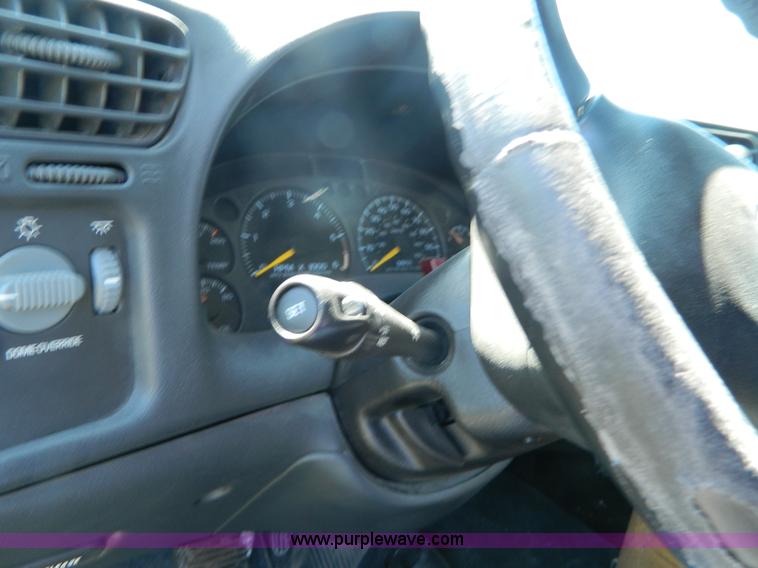 image for item B3648 2001 Chevrolet Blazer