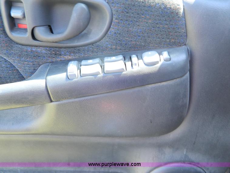 image for item B3648 2001 Chevrolet Blazer