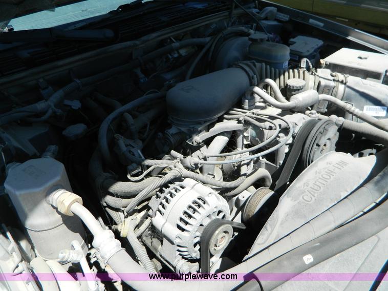 image for item B3648 2001 Chevrolet Blazer